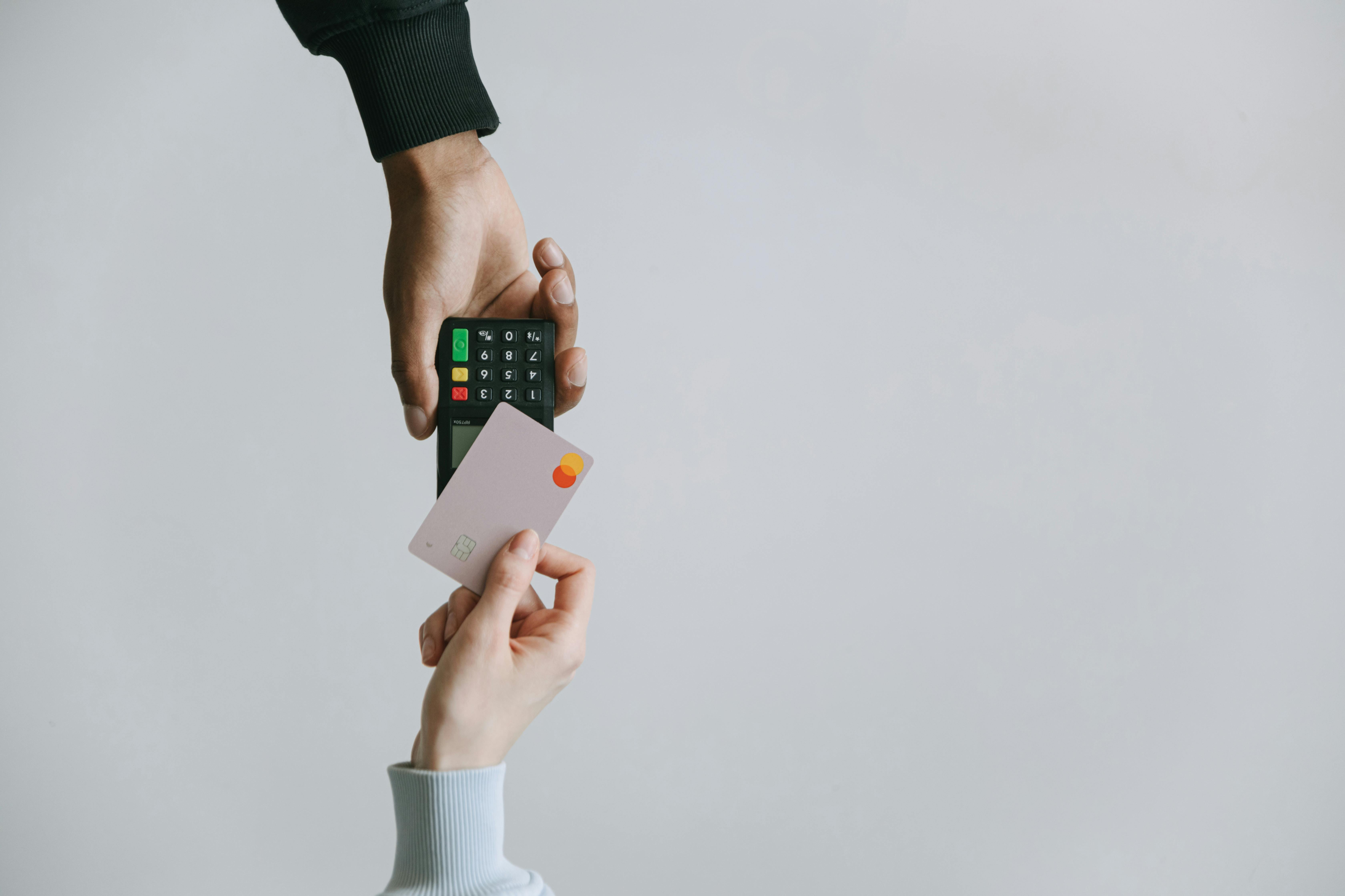 How Does an E-commerce Website Help Your Store Grow in 2025?